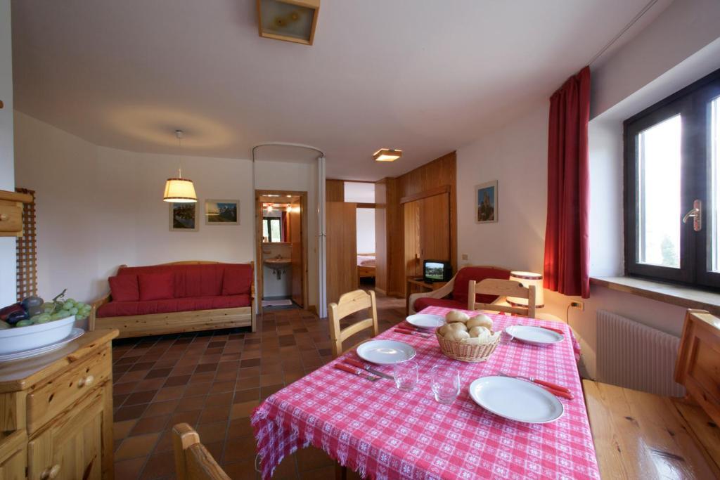 Apartments Gonzaga Canazei Quarto foto